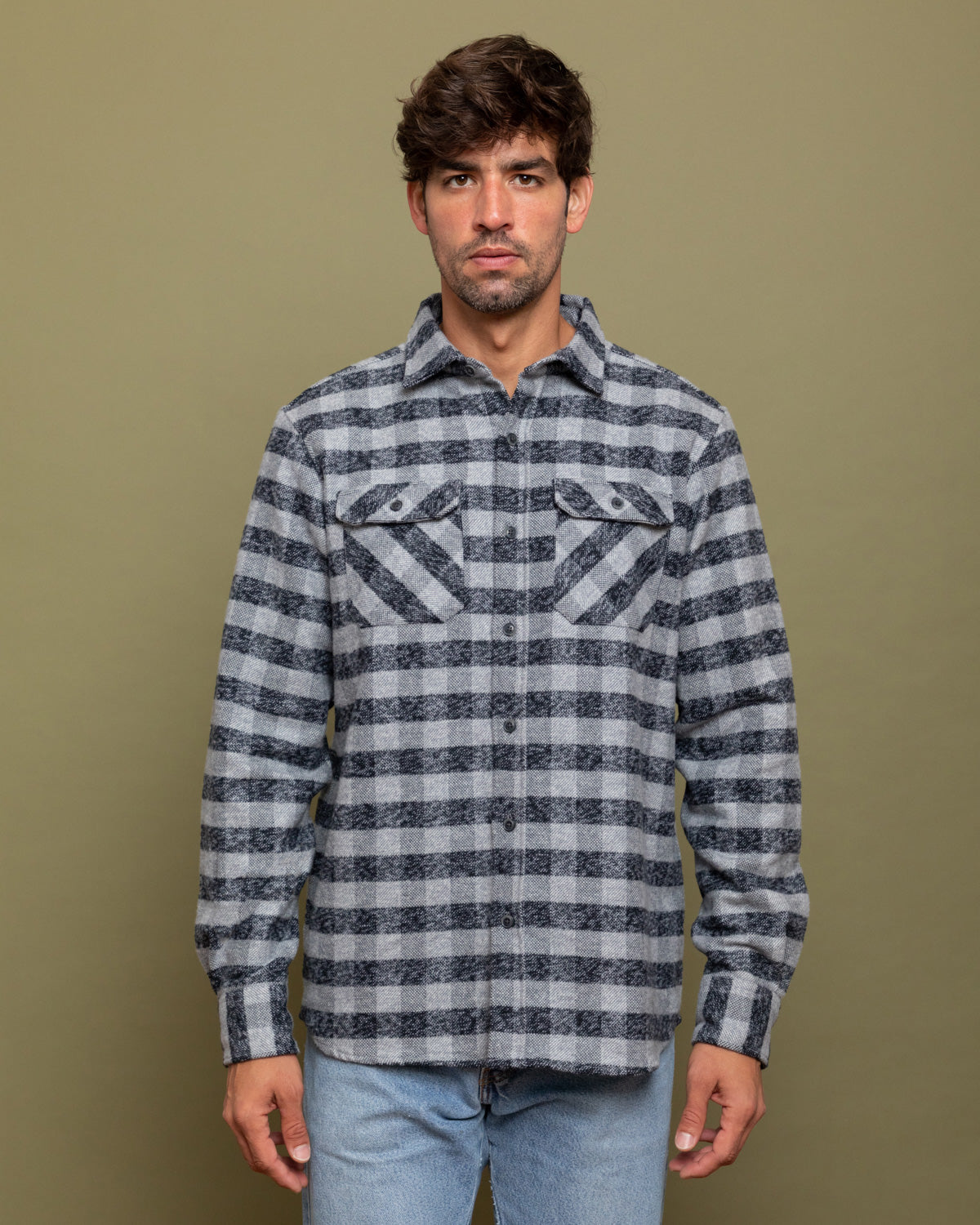 MuskOx Grand Flannel | 8.9oz Heavyweight | Charcoal Gingham