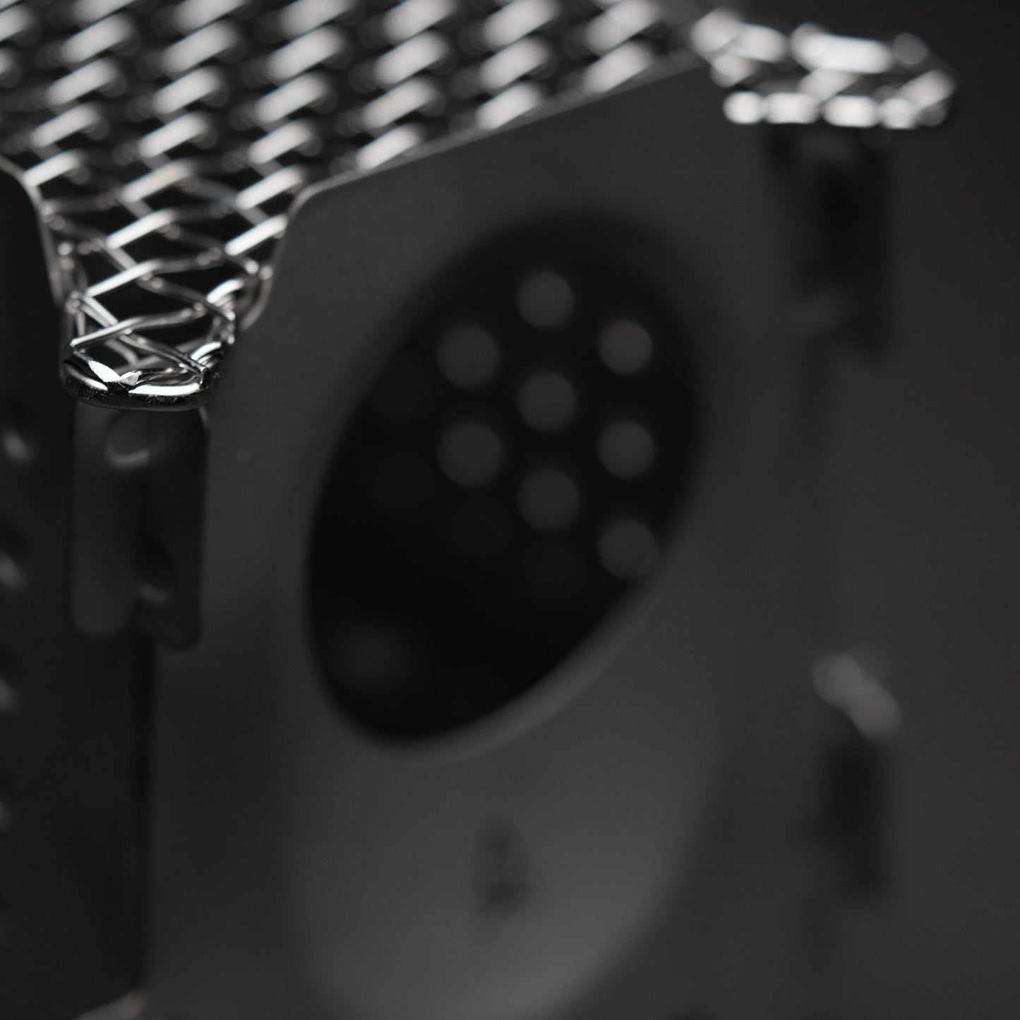Close up of the grate on The Stöker Stove by Überleben.